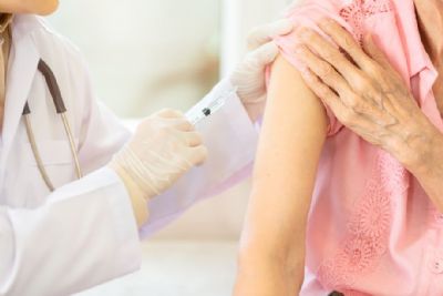 Com baixa procura, VG amplia prazo para vacinar idosos acima de 75 anos: at� sexta (12)