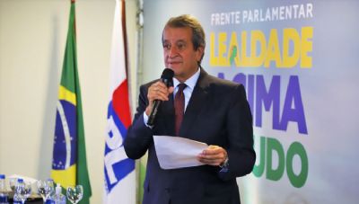 PL anuncia oposi��o ao governo Lula e dar� cargo a Bolsonaro em partido