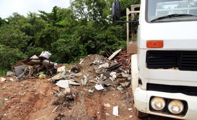 Prefeitura e parceiros refor�am opera��o de combate aos lix�es para evitar prolifera��o de doen�as