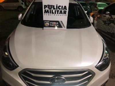 Opera��o da For�a T�tica captura foragidos, apreende drogas e recupera bens roubados