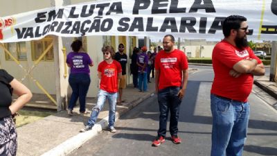 Detran paralisado