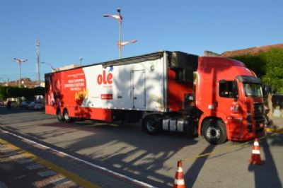 Cinema itinerante leva filmes, pipoca e refrigerante de gra�a a p�blico em MT