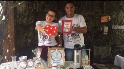 Banc�ria come�a a vender capuccino para pagar tratamento de sa�de e agrega nova profiss�o