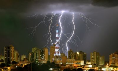 Fevereiro chega a 50% do volume de chuva e bate a m�dia hist�rica de Cuiab� em apenas dez dias