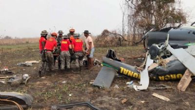 Imagens do local do acidente mostram destrui��o de helic�ptero da For�a Nacional