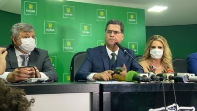 Emanuel aciona Mauro Mendes em seu primeiro ato para manter VLT