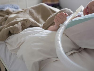 Adolescente de 14 anos com paralisia cerebral aguarda por home care