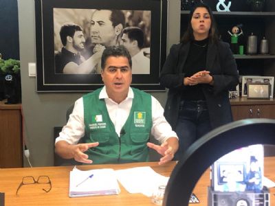 Emanuel Pinheiro decreta 