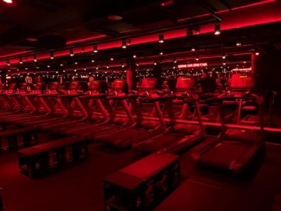 Cuiabanos aderem ao mundo fit e academia aposta em treinos nada convencionais