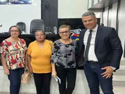 Idosos pedem interven��o de vereador no descaso com os Centros de Conviv�ncia