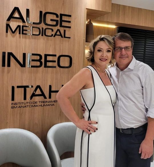 ​AUGE MEDICAL. INBEO. ITAH. Drs. Lilian e Walter Betoni Jr. Parab�ns!