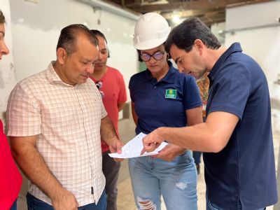 ​Garcia visita obras de Unidades B�sicas de Sa�de em Cuiab�
