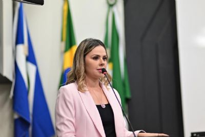 ​Michelly Alencar denuncia atraso de sal�rio na prefeitura de Cuiab�