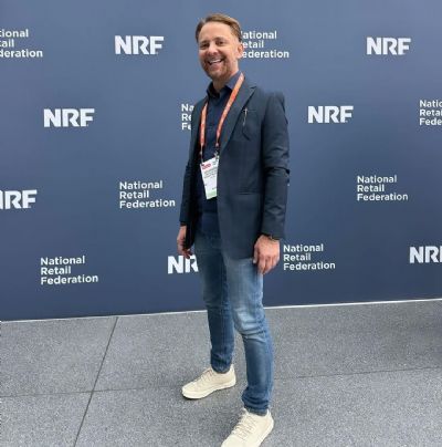 J​r. Brasa botando fogo no frio de Nova Iorque, participando da NRF -  National Retail Federence