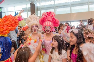 ​Bailinho com Caixa de Brinquedos e marchinha agitam Carnaval do Shopping Esta��o Cuiab�