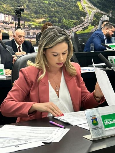 ​Michelly Alencar protocola junto ao MP questionamento sobre descumprimento do TAC pela prefeitura