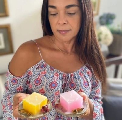 ​Da s�rie mulheres que admiro: EMILE CARVALHO - vai dar um curso incr�vel sobre velas arom�ticas!