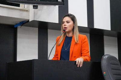 ​Michelly Alencar denuncia suspens�o de servi�os de vans do Programa Melhor em Casa