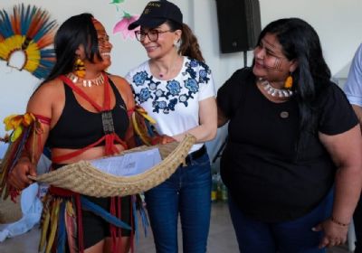 RECONHECIMENTO: Virginia Mendes, Madrinha dos Povos Ind�genas!
