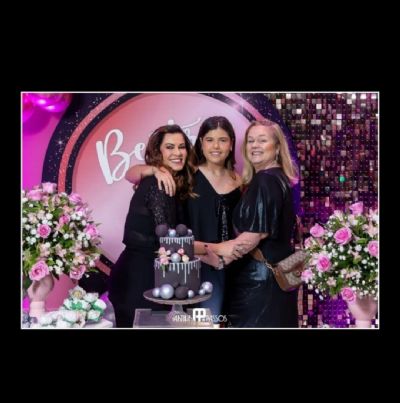 ​Beatriz Carvalho fez 14 anos e ganhou uma super festa! Linda, como ela!