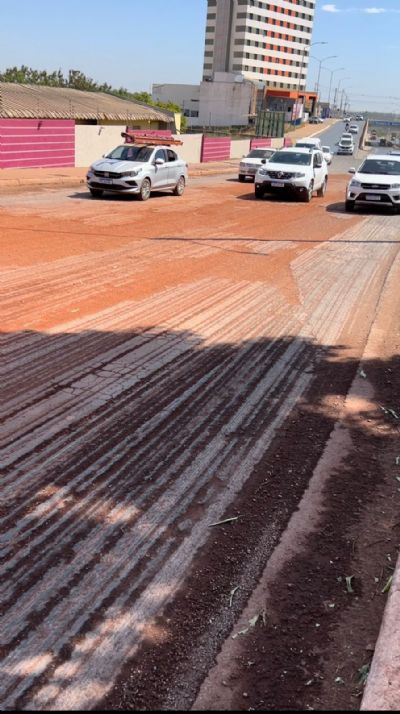 Vereadora fiscaliza obras na Avenida Rep�blica do L�bano