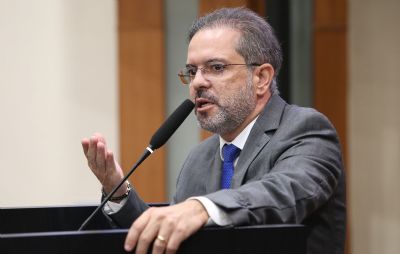 Projeto do deputado Paulo Ara�jo quer isentar ICMS de medicamentos para obesidade