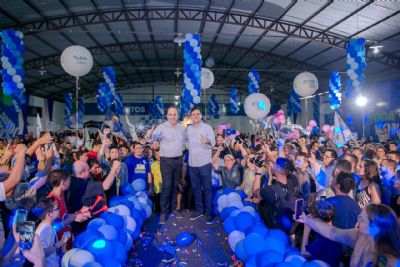 Thiago Silva e Luiz�o mostram for�a e milhares de pessoas prestigiam maior conven��o de Rondon�polis
