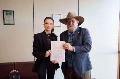 Virginia Mendes apresenta programa SER Fam�lia Mulher ao deputado Nelson Barbudo e cobra pris�o perp�tua