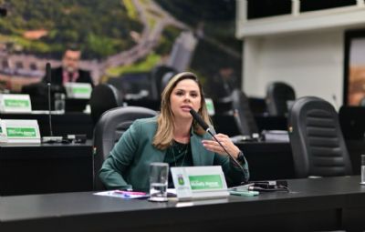 Vereadora den�ncia contrato milion�rio e superfaturado em 90% nos exames de raio x e tomografia