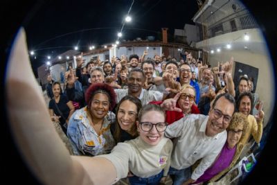 L�dio fala de propostas para gera��o de empregos e para erradicar a fome e o analfabetismo