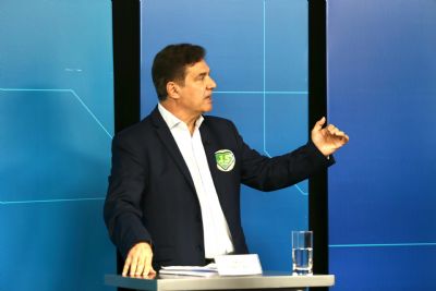 Kennedy doar� sal�rio de prefeito e garante economia de R$ 720 milh�es em diferentes setores