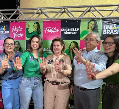 Fam�lia Campos re�ne amigos em apoio a reelei��o de Michelly Alencar