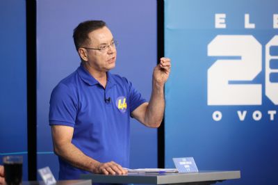 Botelho rebate oposi��o, defende fim da Ind�stria da multa e garante resolver os problemas da sa�de
