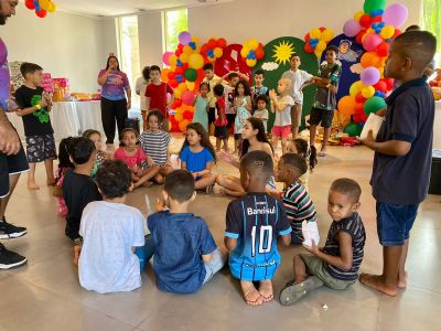 Assistidos da AACCMT celebram o Dia das Crian�as com programa��o especial