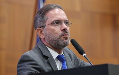 Projeto de Paulo Ara�jo garante int�rpretes de Libras em escolas para inclus�o de alunos com defici�ncia auditiva