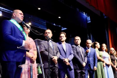 Abilio recebe faixa de prefeito e refor�a compromisso popular: 