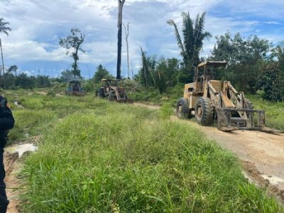 Sema apreende m�quinas e aplica multa de R$ 200 mil por extra��o ilegal em Colniza