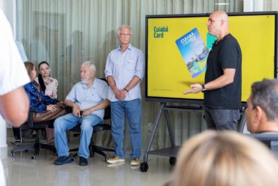 Prefeito lan�a Cuiab� Card para uso ilimitado do transporte p�blico na capital