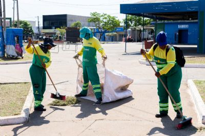 Prefeitura intensifica limpeza e conserva��o de pra�as e parques em sete pontos de Cuiab�