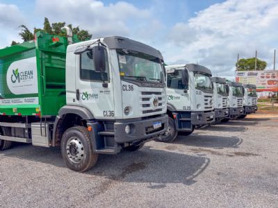 Barra do Gar�as recebe cinco novos caminh�es para refor�ar a coleta de lixo