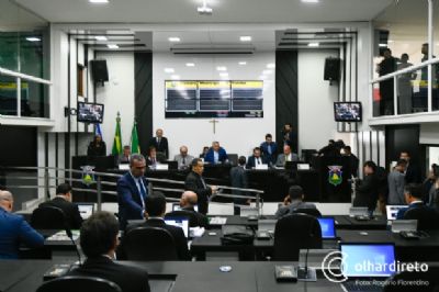 C�mara arquiva relat�rio de CPI que pedia afastamento do prefeito