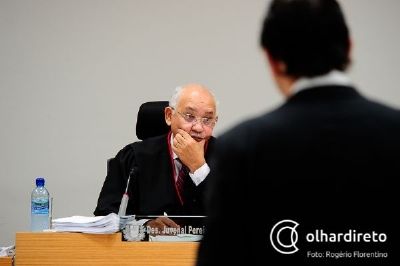Relator vota por manter interna��o de menor; conclus�o adiada por pedido de vista