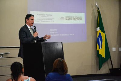 Governo quita R$ 2,2 bilh�es de d�vidas e reduz LRF para 52%