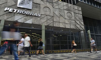 Petrobras anuncia nova alta nos pre�os da gasolina, diesel e g�s