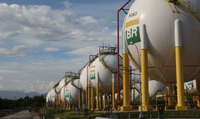 Petrobras reduz pre�os do diesel e da gasolina nas refinarias