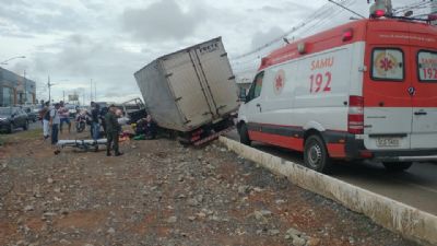 Motorista sofre mal s�bito, invade canteiro na FEB morre no Pronto Socorro
