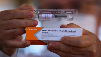Profissionais da sa�de de Cuiab� fogem de ser cobaias de vacina chinesa contra a covid
