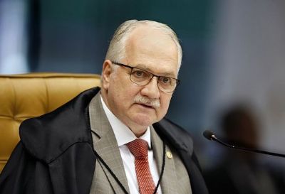 Fachin vota para considerar inconstitucionais decretos de Bolsonaro sobre armas