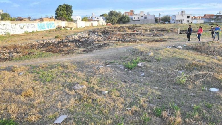 Prefeitura de Cuiab� alerta para limpeza de terrenos baldios