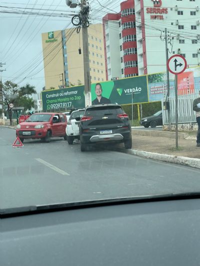 Stopa sofre acidente de carro na Miguel Sutil e � internado